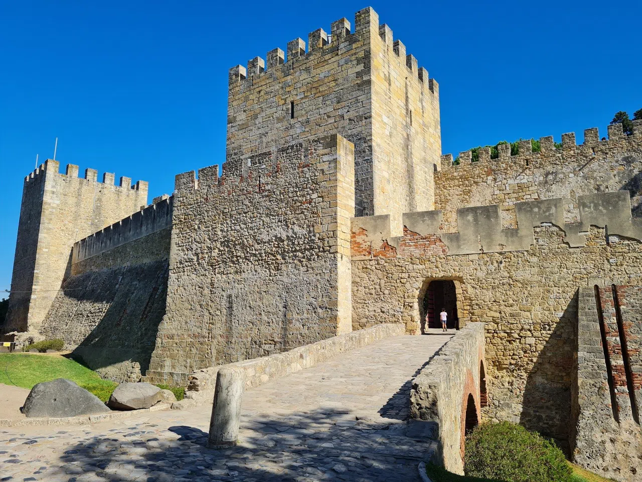 Salire al Castelo de São Jorge di Lisbona senza fare la fila