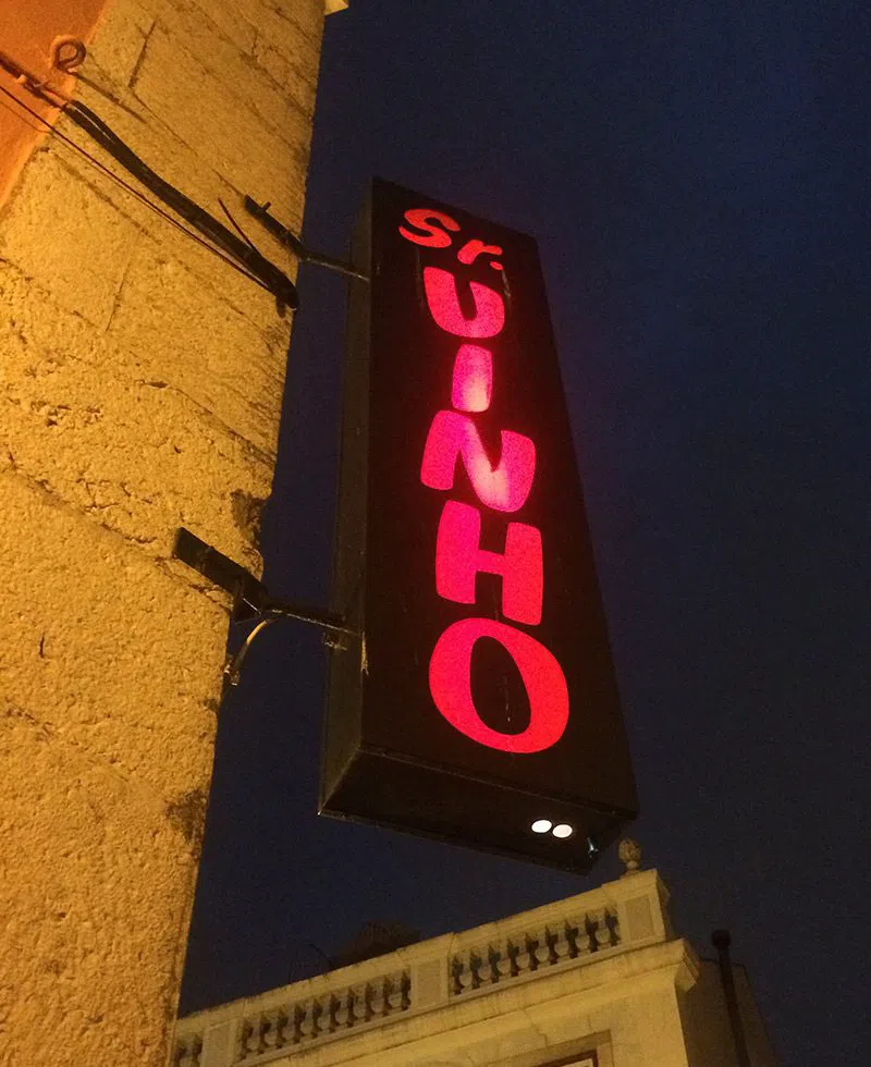 Sr. Vinho (Senhor Vinho), Lisbon