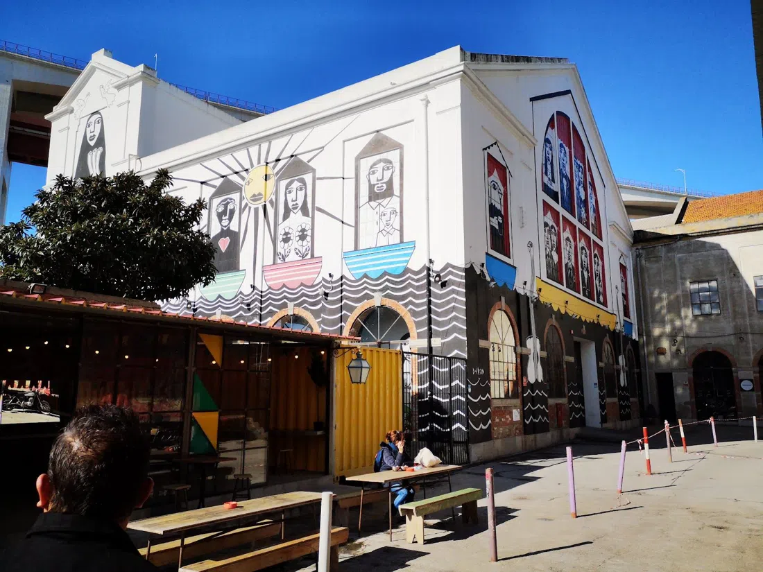 LX Market (Sunday flea market), Lisbon
